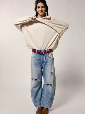 We The Free Good Luck Mid-Rise Barrel Jeans Distressed Barnyard Blue Sz 29 Short